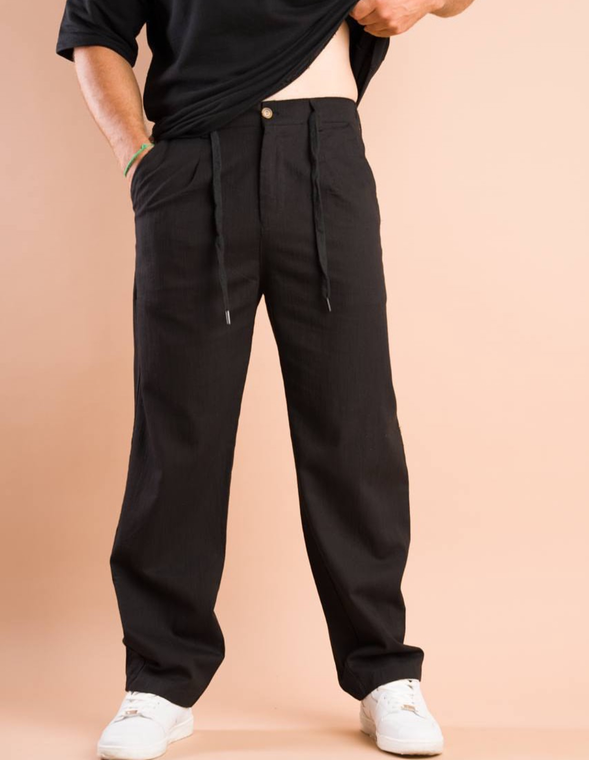 شلوار پارچه‌ای مردانه مدل نیم بگ جنس پارچه لینن